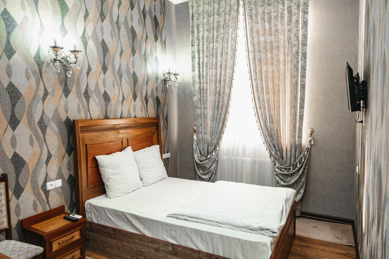 Buyuk Ipak Yo'Li Hotel Namangan Exterior foto